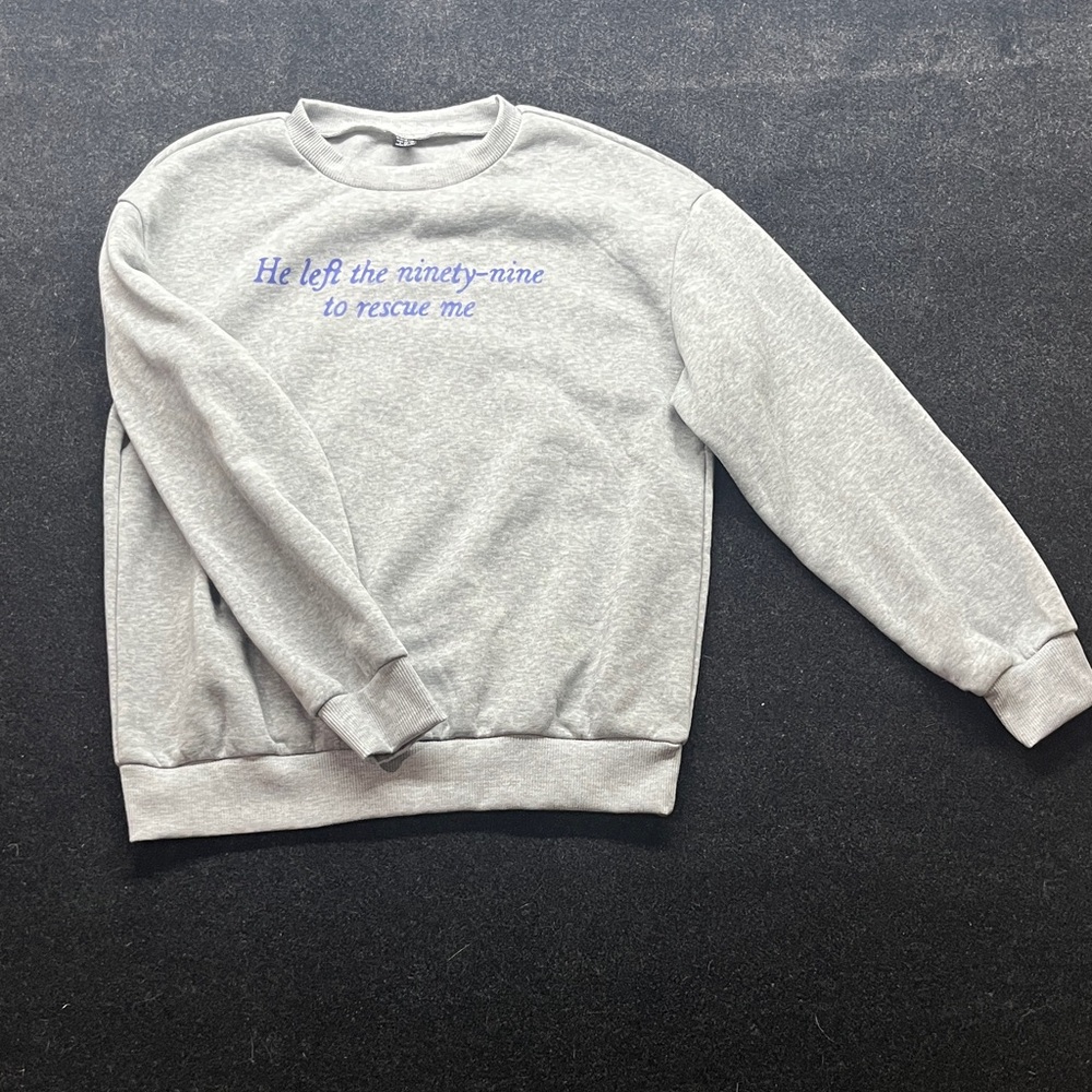 SHEIN Light Gray Crewneck Sweater with Blue Text
